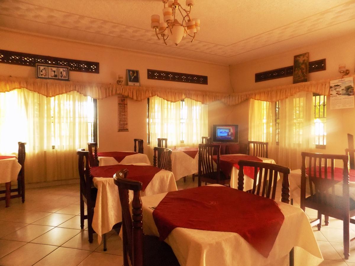 Rhino Motel Mbarara Exterior photo