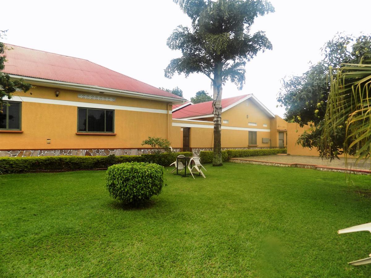 Rhino Motel Mbarara Exterior photo