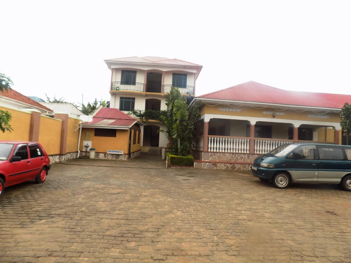 Rhino Motel Mbarara Exterior photo